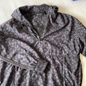 WHITE FOX BOUTIQUE / SARAHS DAY grey leopard windbreaker - medium